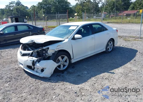 2013 Toyota Camry Se z USA, uszkodzony, nr VIN 4T1BF1FK8DU703684